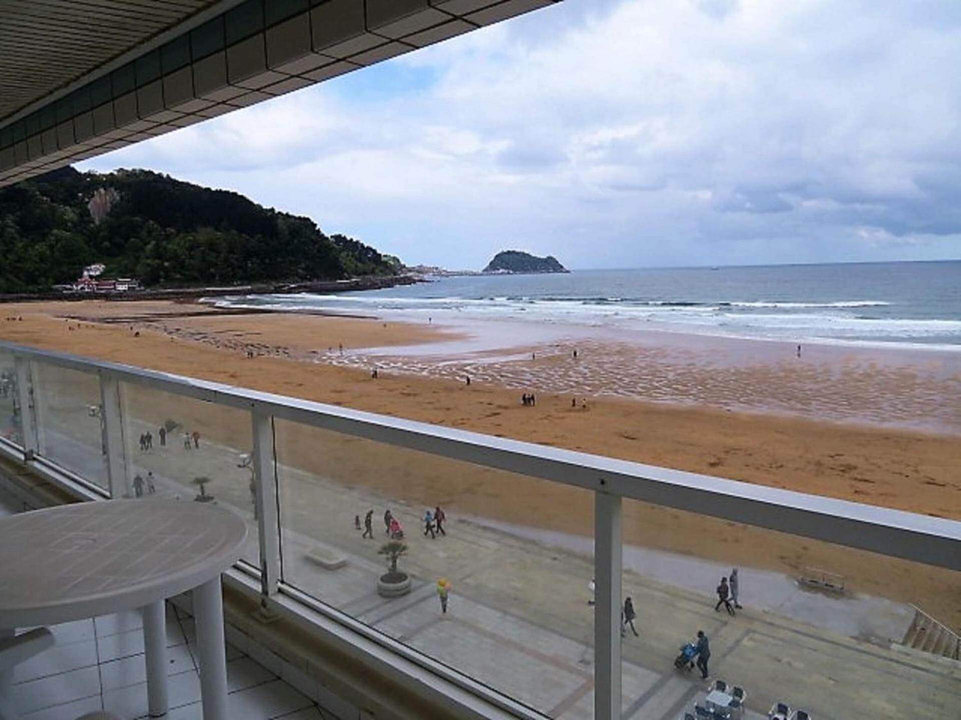 Apartamento EGONA-SLUI 1ªlínea playa, vista increible, garaje Zarautz Exterior foto